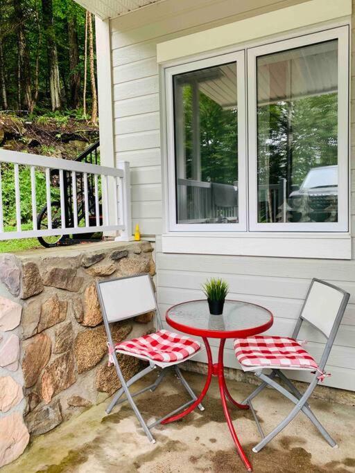 Condo Entier, Fully Equiped Pool And Spa Only In Summer Mont-Tremblant Exteriör bild